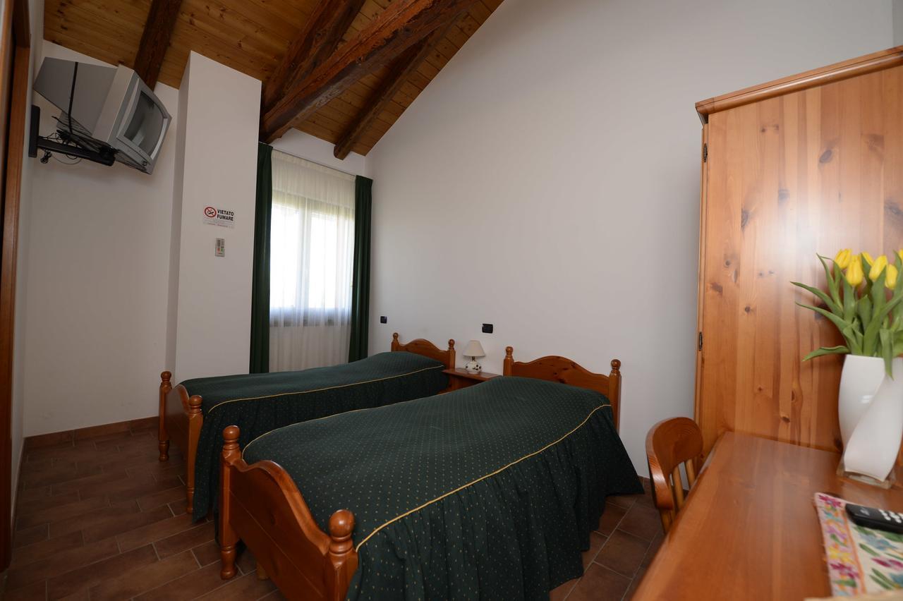 Agriturismo Le Oche Selvatiche Lauzacco Luaran gambar