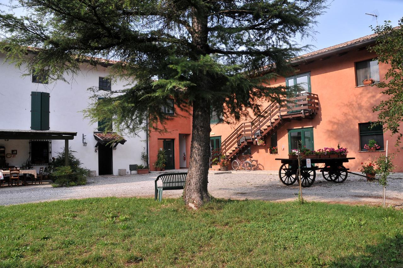Agriturismo Le Oche Selvatiche Lauzacco Luaran gambar