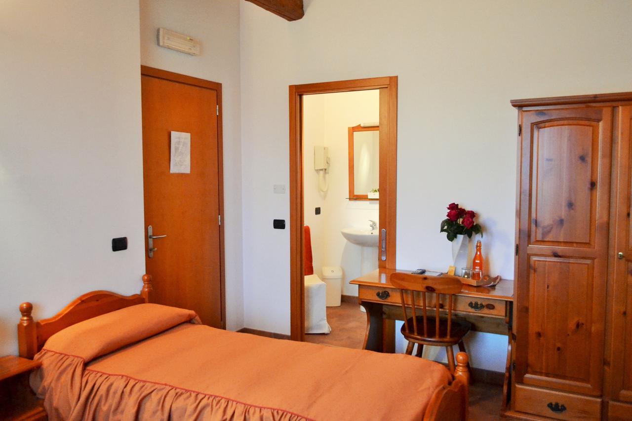Agriturismo Le Oche Selvatiche Lauzacco Luaran gambar