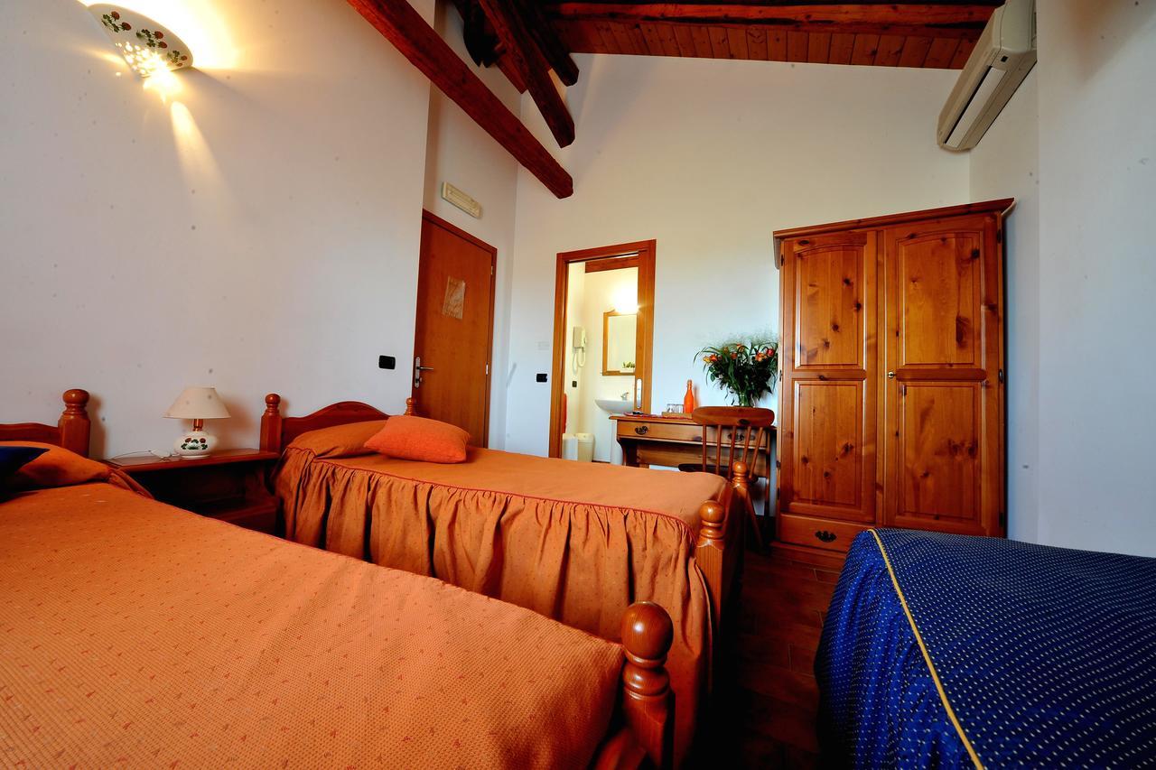 Agriturismo Le Oche Selvatiche Lauzacco Luaran gambar