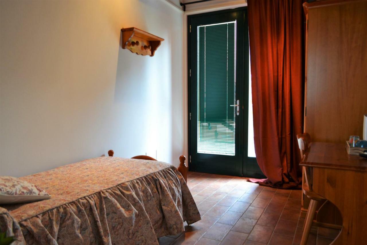 Agriturismo Le Oche Selvatiche Lauzacco Luaran gambar